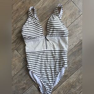 Lauren RALPH Lauren Striped One-Piece Swimsuit Beach Slimming Sz 10